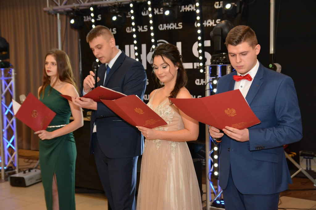 Studniówka 2020 w Zespole Szkół Zawodowych Nr 1 w Brzegu [zdjęcia]