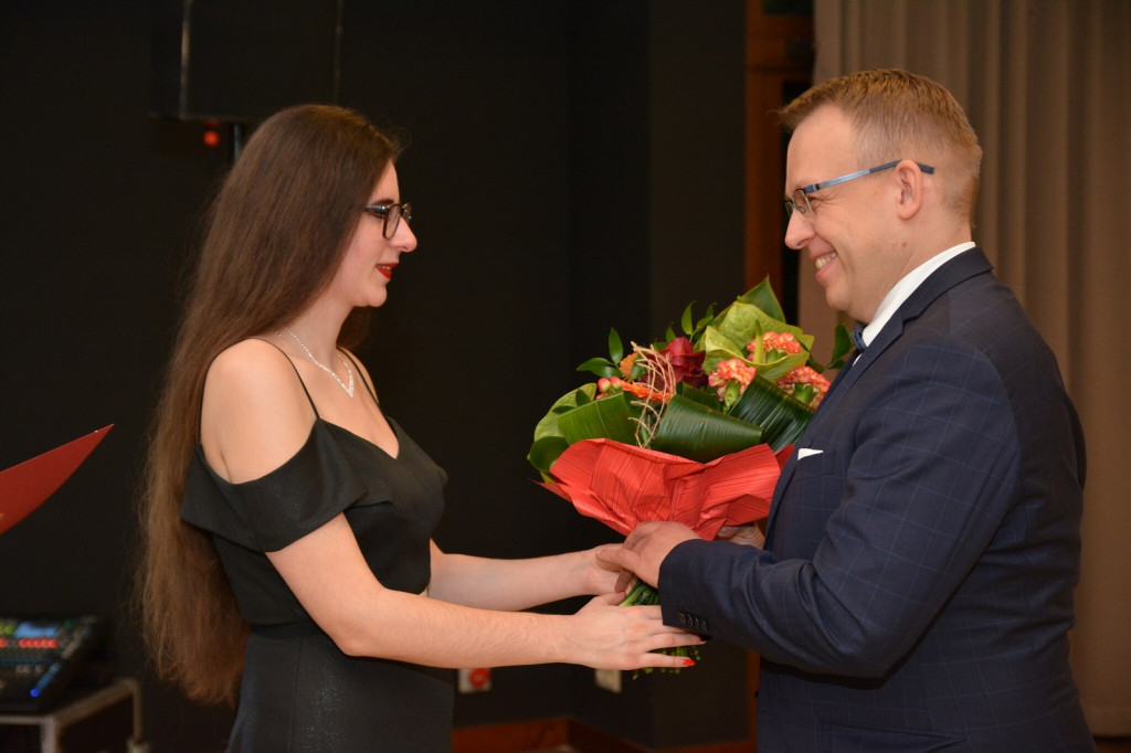 Studniówka 2020 w Zespole Szkół Zawodowych Nr 1 w Brzegu [zdjęcia]