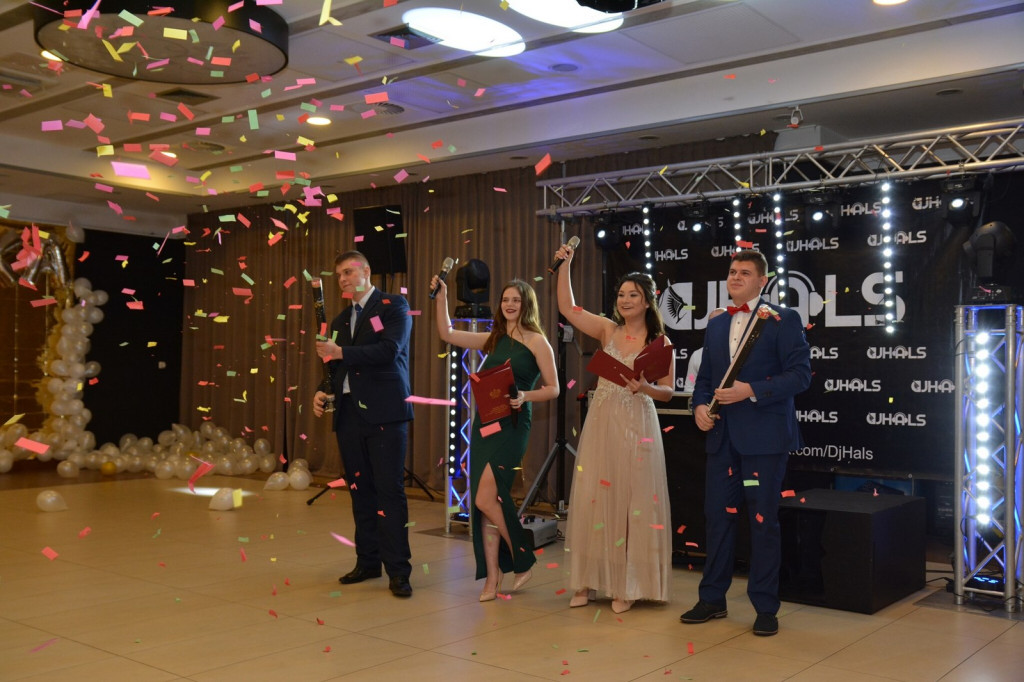 Studniówka 2020 w Zespole Szkół Zawodowych Nr 1 w Brzegu [zdjęcia]