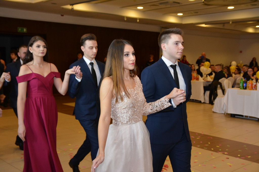 Studniówka 2020 w Zespole Szkół Zawodowych Nr 1 w Brzegu [zdjęcia]