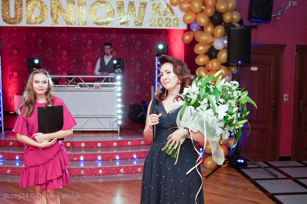 Studniówka 2020 w II Liceum Ogólnokształcącym w Brzegu [zdjęcia]