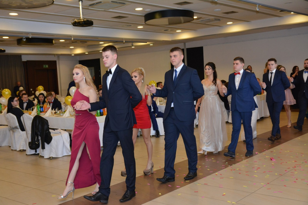 Studniówka 2020 w Zespole Szkół Zawodowych Nr 1 w Brzegu [zdjęcia]