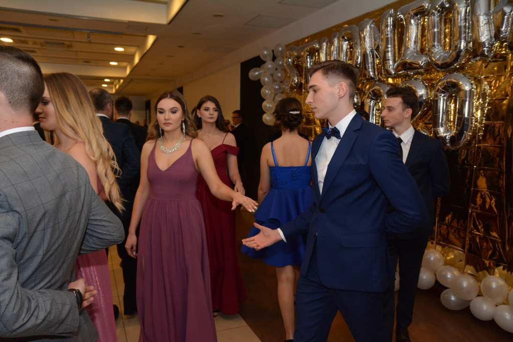 Studniówka 2020 w Zespole Szkół Zawodowych Nr 1 w Brzegu [zdjęcia]