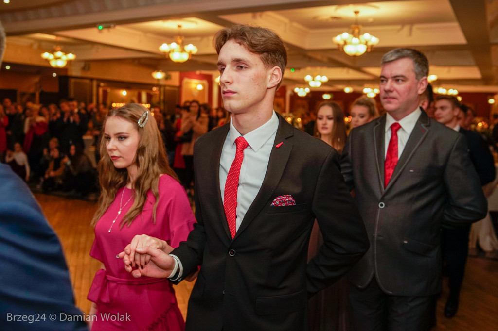 Studniówka 2020 w II Liceum Ogólnokształcącym w Brzegu [zdjęcia]