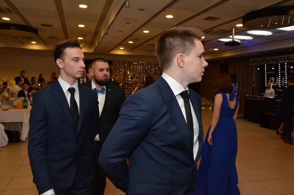 Studniówka 2020 w Zespole Szkół Zawodowych Nr 1 w Brzegu [zdjęcia]