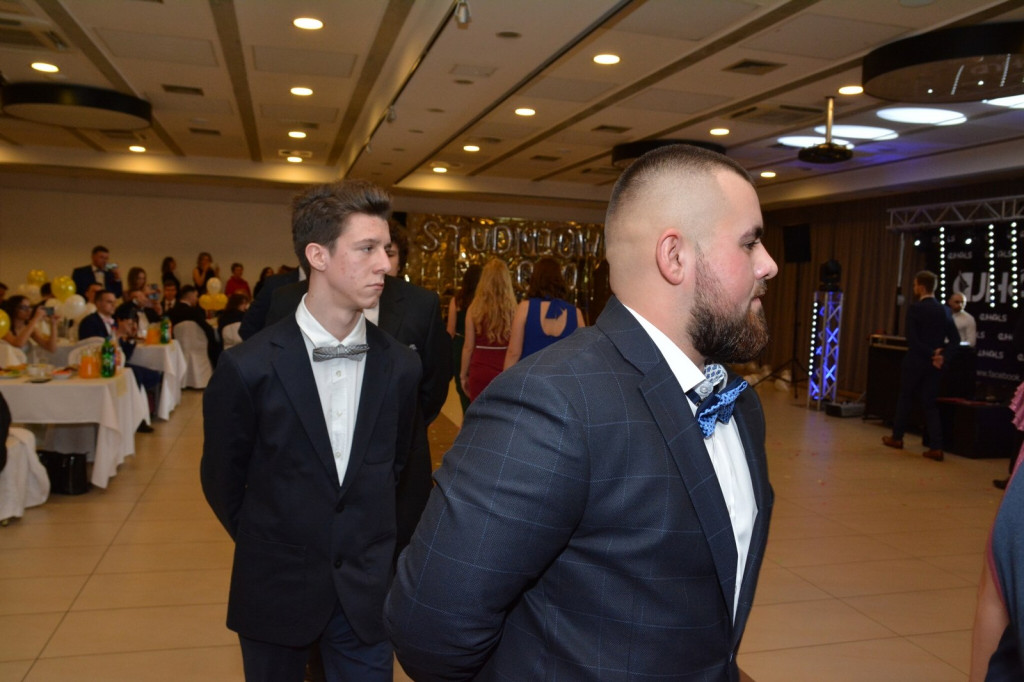 Studniówka 2020 w Zespole Szkół Zawodowych Nr 1 w Brzegu [zdjęcia]