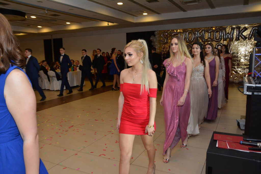 Studniówka 2020 w Zespole Szkół Zawodowych Nr 1 w Brzegu [zdjęcia]