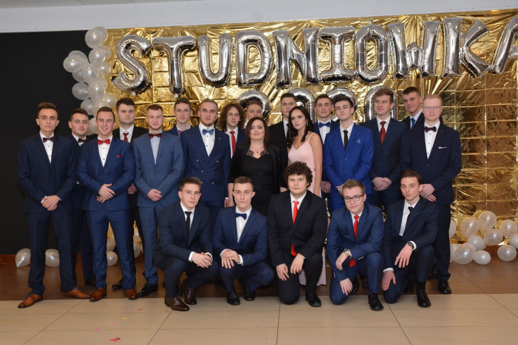 Studniówka 2020 w Zespole Szkół Zawodowych Nr 1 w Brzegu [zdjęcia]