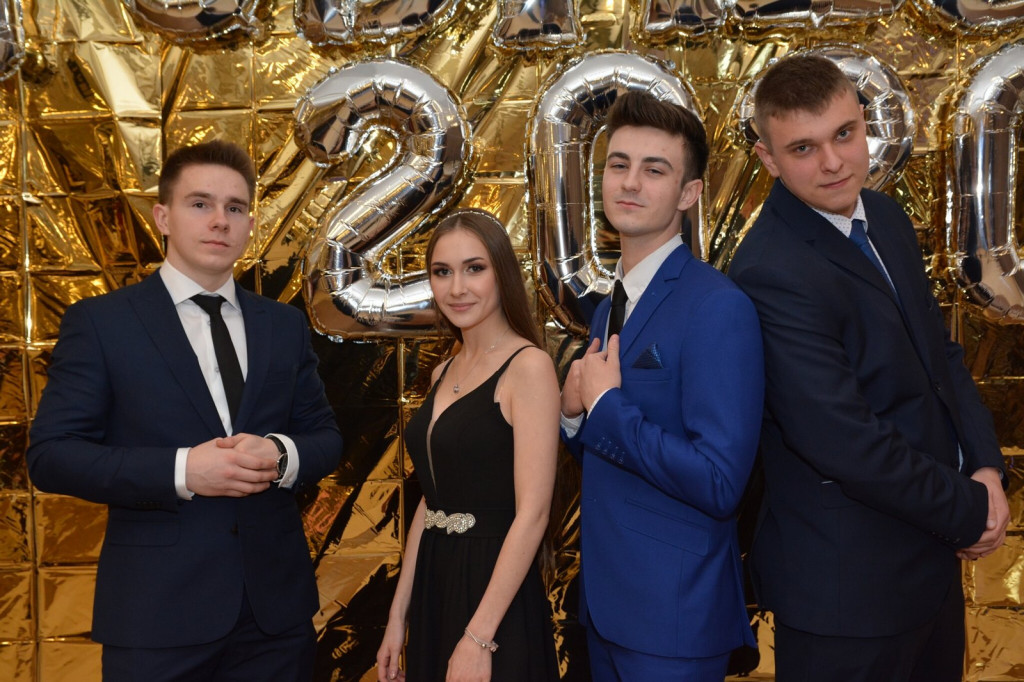 Studniówka 2020 w Zespole Szkół Zawodowych Nr 1 w Brzegu [zdjęcia]