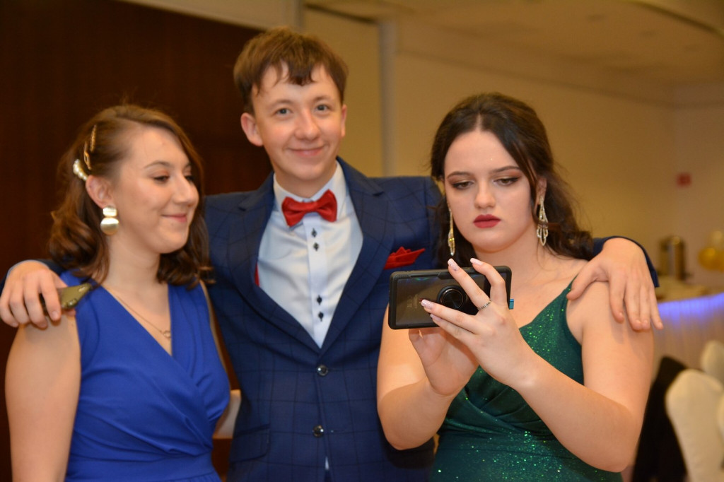 Studniówka 2020 w Zespole Szkół Zawodowych Nr 1 w Brzegu [zdjęcia]