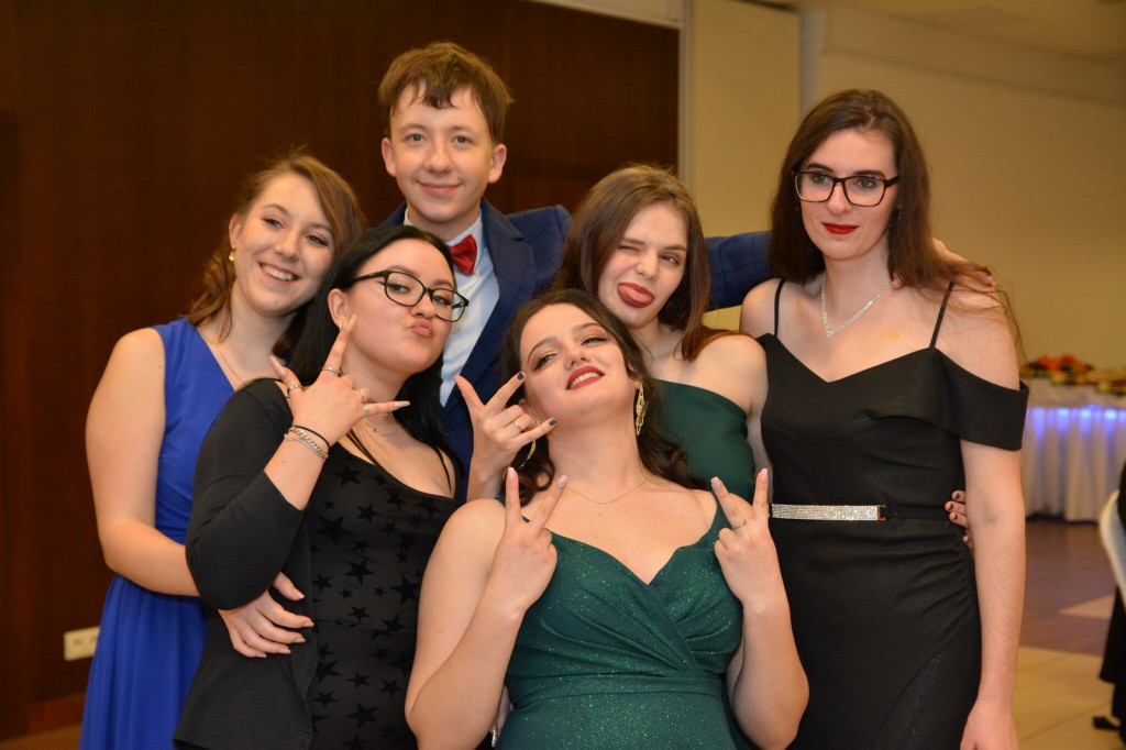 Studniówka 2020 w Zespole Szkół Zawodowych Nr 1 w Brzegu [zdjęcia]