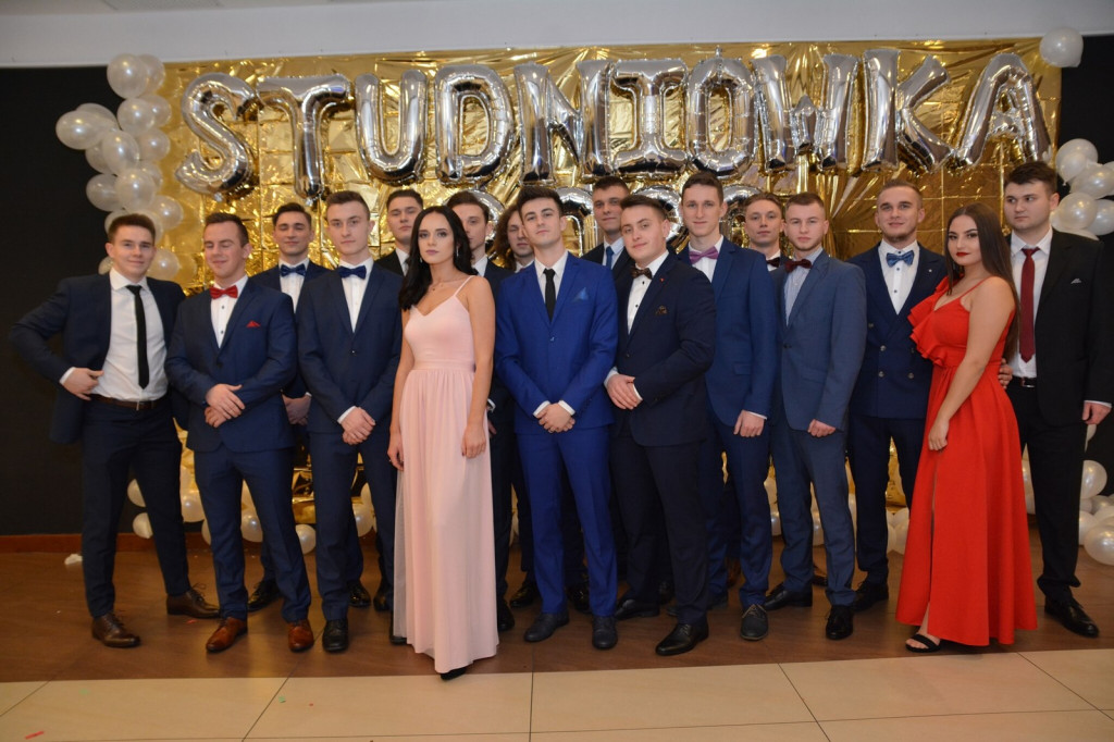 Studniówka 2020 w Zespole Szkół Zawodowych Nr 1 w Brzegu [zdjęcia]