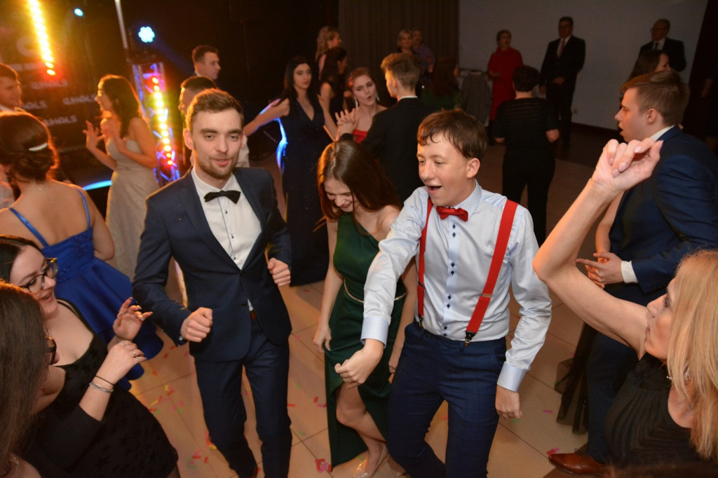 Studniówka 2020 w Zespole Szkół Zawodowych Nr 1 w Brzegu [zdjęcia]