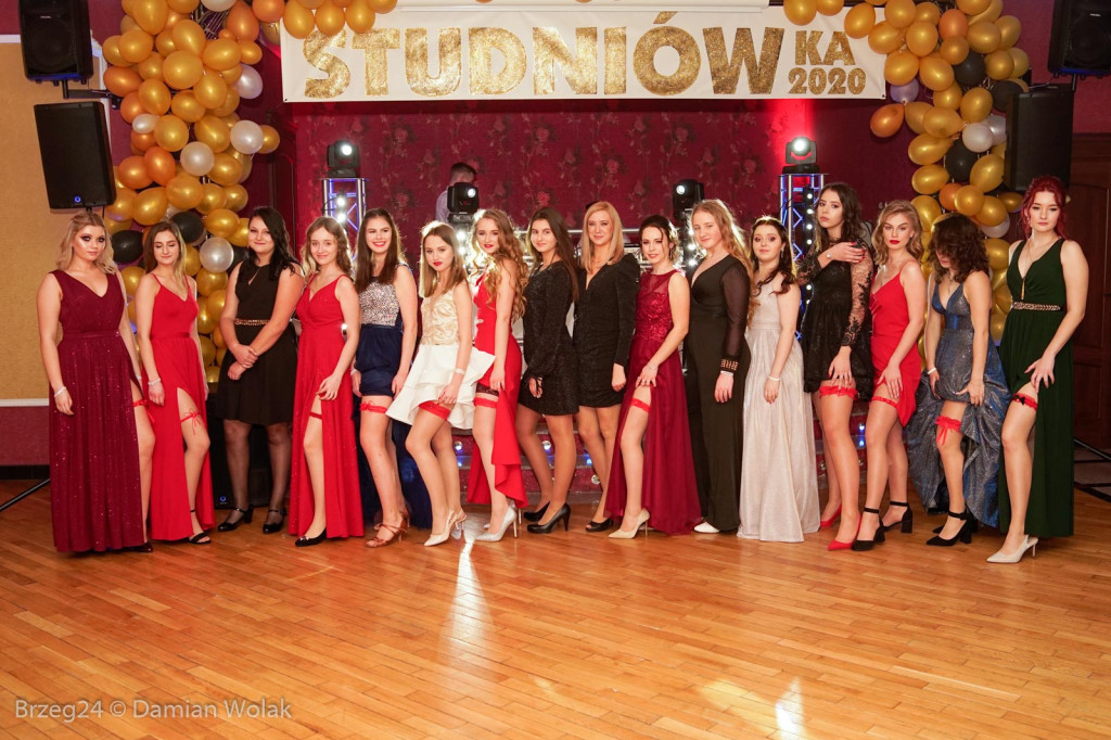 Studniówka 2020 w II Liceum Ogólnokształcącym w Brzegu [zdjęcia]