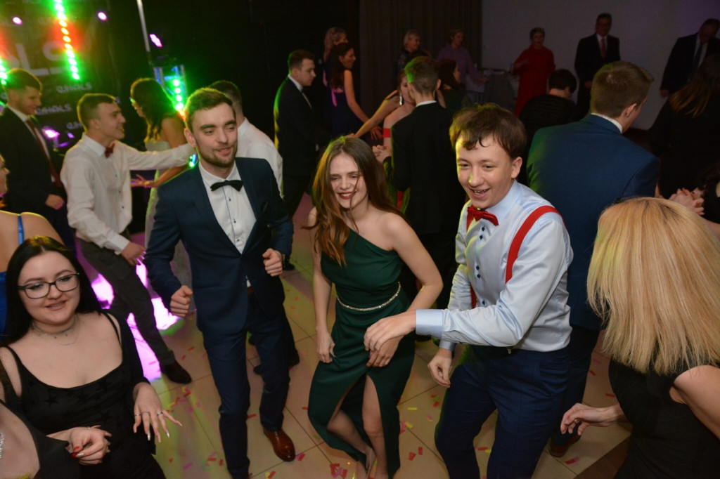 Studniówka 2020 w Zespole Szkół Zawodowych Nr 1 w Brzegu [zdjęcia]