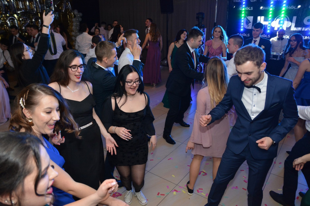 Studniówka 2020 w Zespole Szkół Zawodowych Nr 1 w Brzegu [zdjęcia]