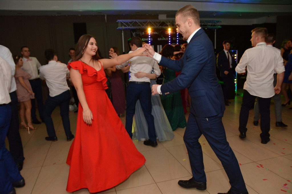 Studniówka 2020 w Zespole Szkół Zawodowych Nr 1 w Brzegu [zdjęcia]