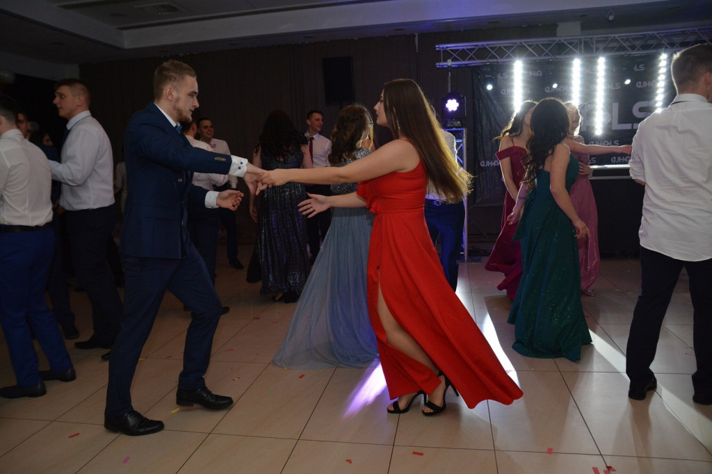 Studniówka 2020 w Zespole Szkół Zawodowych Nr 1 w Brzegu [zdjęcia]