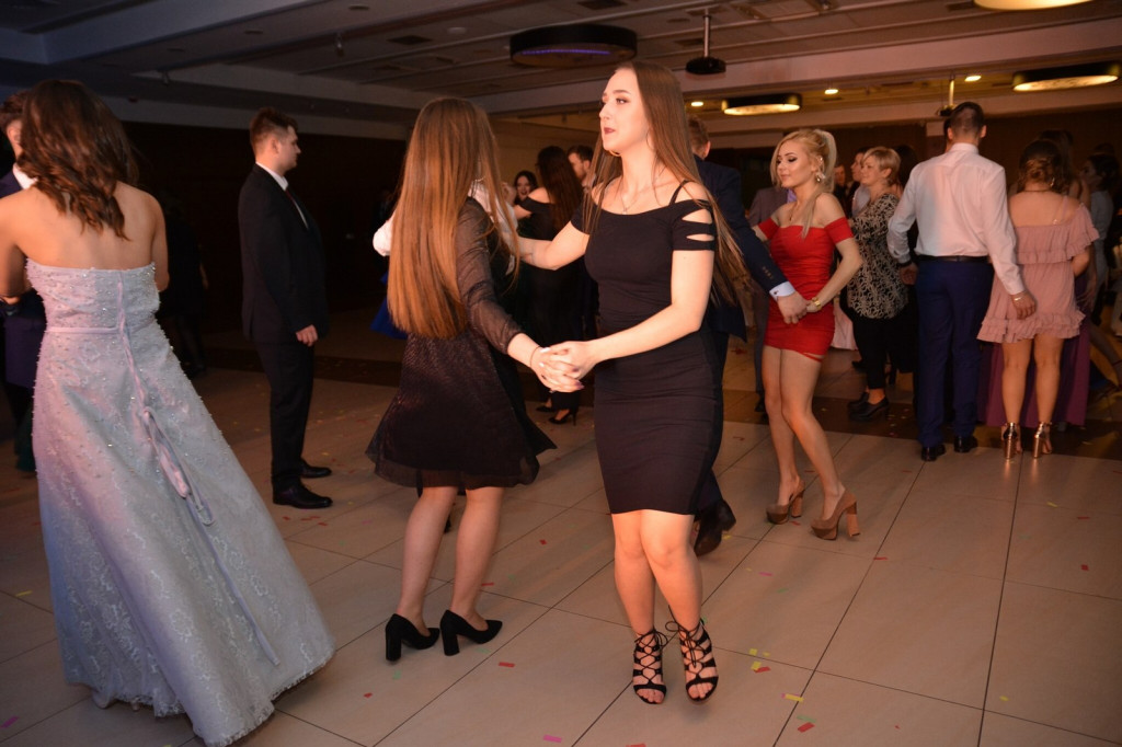 Studniówka 2020 w Zespole Szkół Zawodowych Nr 1 w Brzegu [zdjęcia]