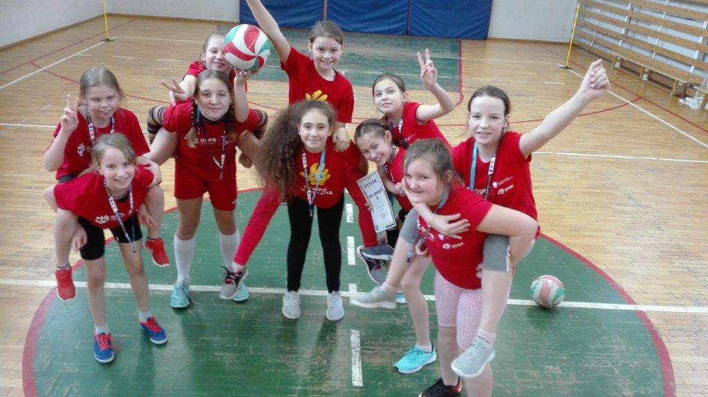 Zwycięski Półfinał Wojewódzkich Igrzysk Dzieci Dziewcząt w Dwa Ognie