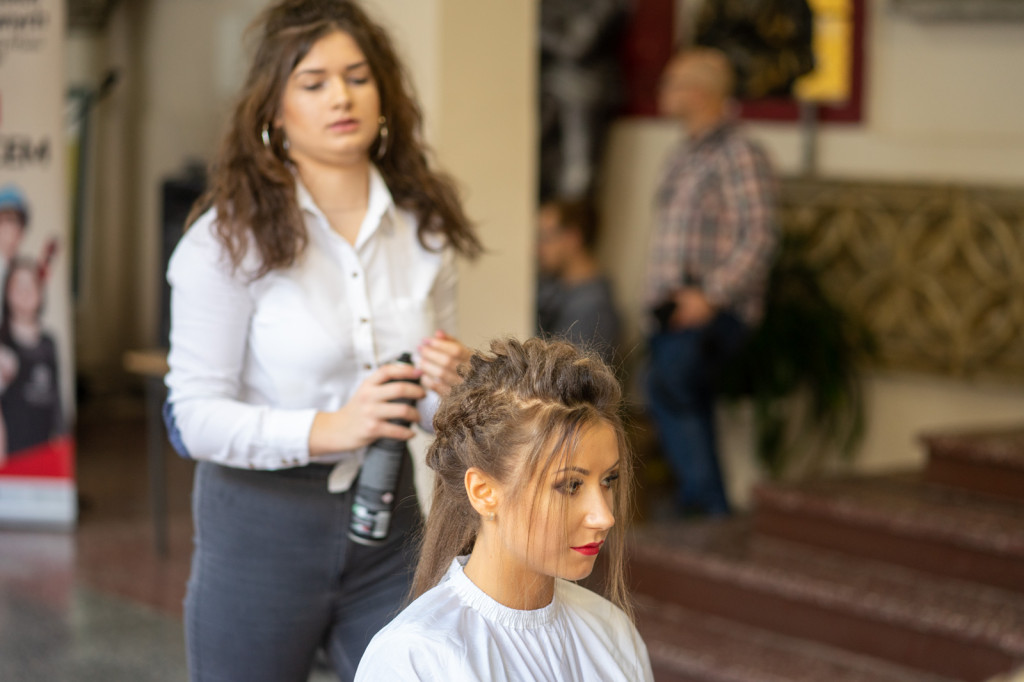 II Olimpiada Fryzjerska w Zespole Szkół Budowlanych [zdjęcia]