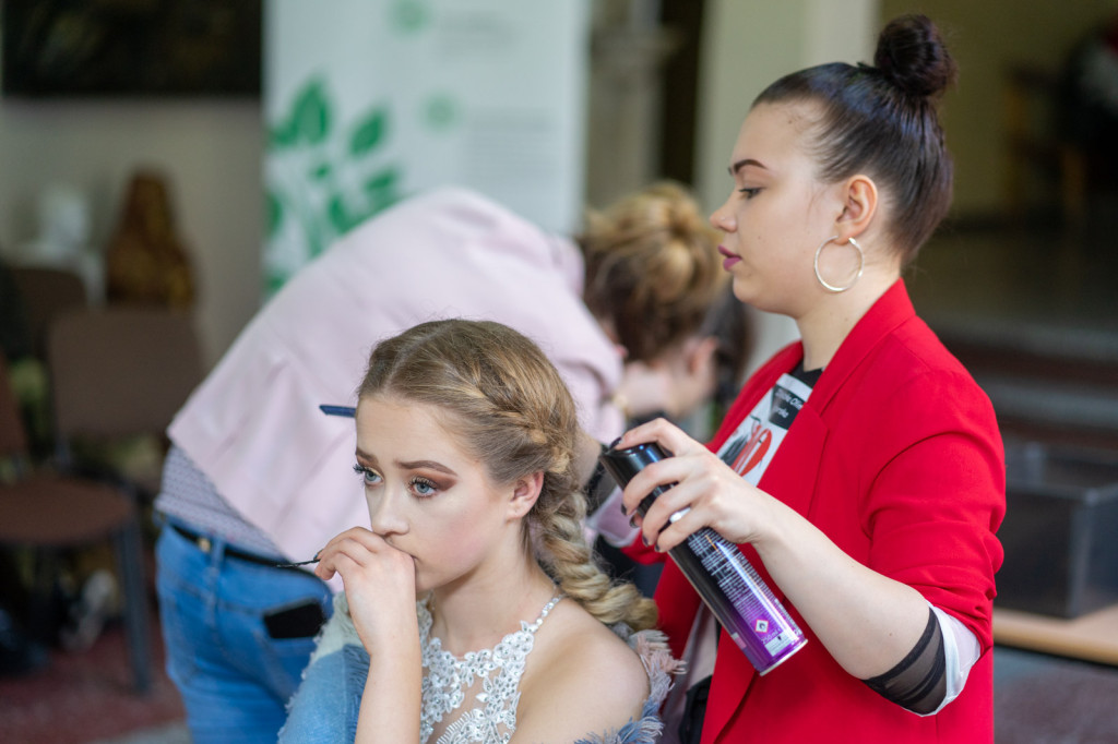 II Olimpiada Fryzjerska w Zespole Szkół Budowlanych [zdjęcia]