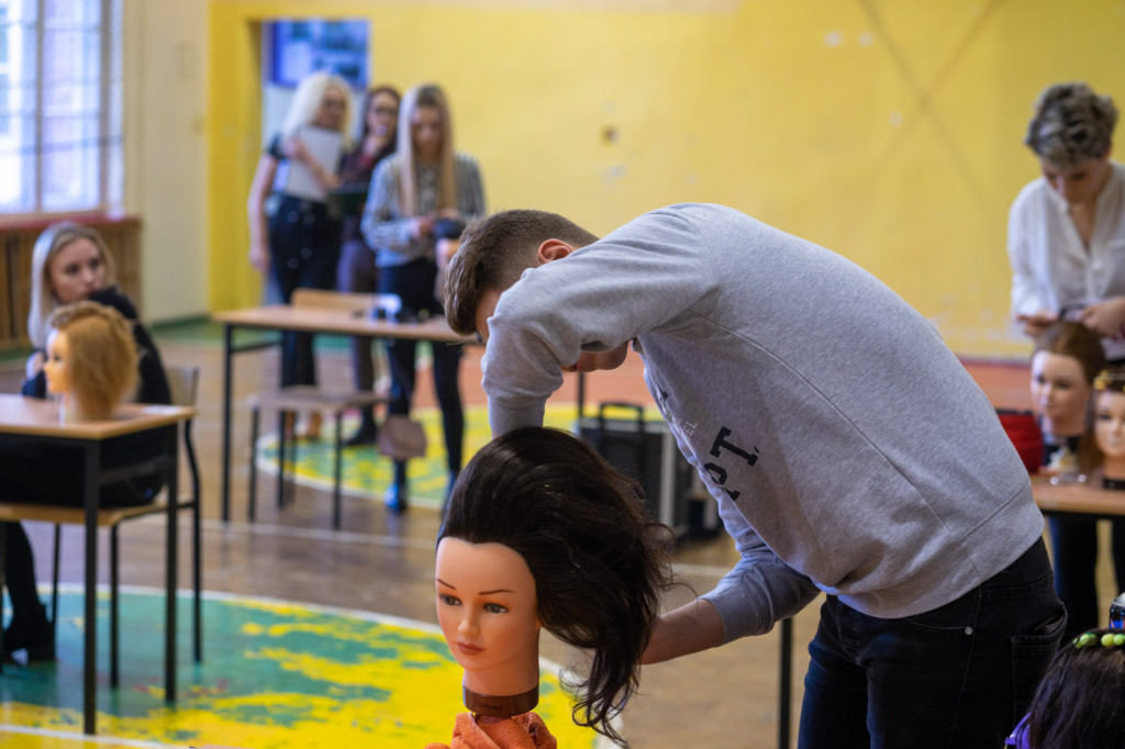 II Olimpiada Fryzjerska w Zespole Szkół Budowlanych [zdjęcia]