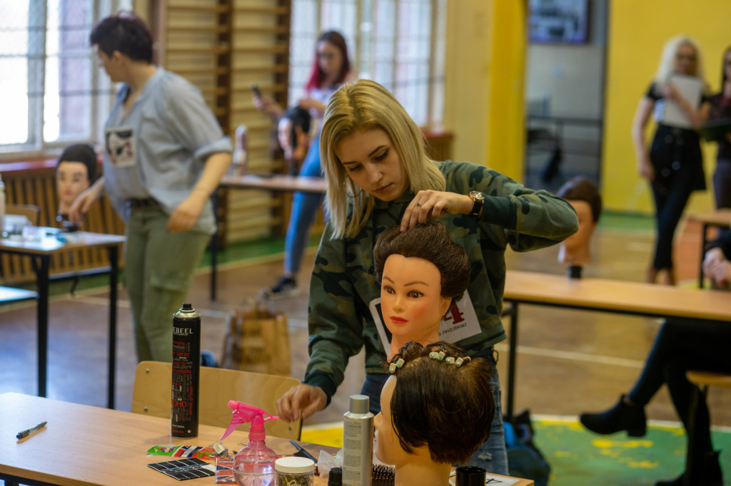 II Olimpiada Fryzjerska w Zespole Szkół Budowlanych [zdjęcia]