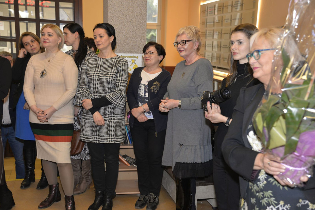 Społeczność szkolna ZSZ nr 1 w Brzegu uroczyście podziękowała dyrektorowi za współpracę