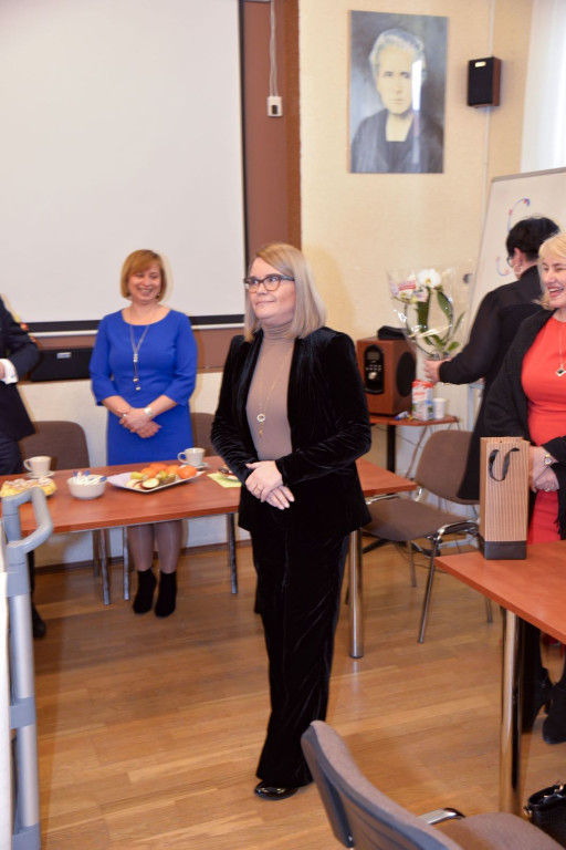 Społeczność szkolna ZSZ nr 1 w Brzegu uroczyście podziękowała dyrektorowi za współpracę