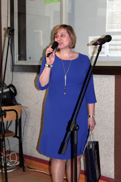 Społeczność szkolna ZSZ nr 1 w Brzegu uroczyście podziękowała dyrektorowi za współpracę