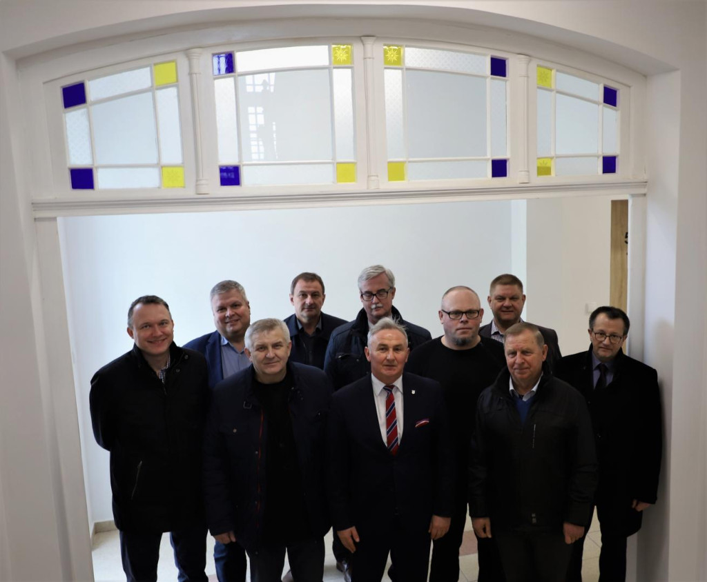 Otwierali z wielką pompą, ale chyba zapomnieli, że tu będą mieszkać osoby niepełnosprawne