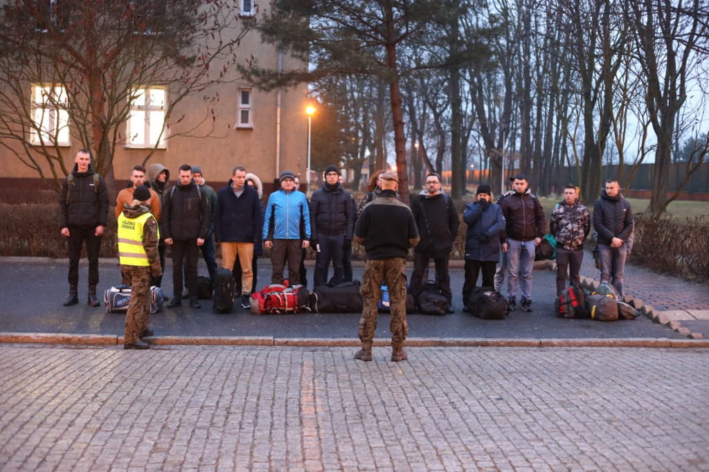 Blisko 70 kandydatów na żołnierzy WOT przekroczyło bramę brzeskiego batalionu 13. Śląskiej Brygady Obrony Terytorialnej