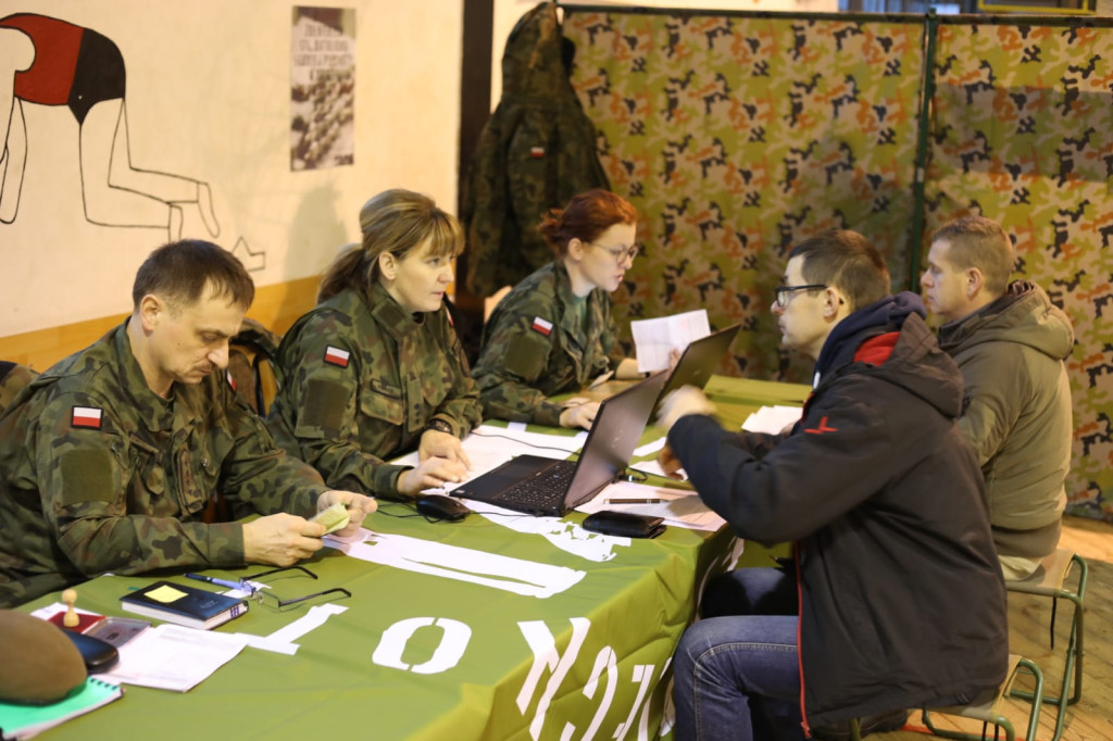 Blisko 70 kandydatów na żołnierzy WOT przekroczyło bramę brzeskiego batalionu 13. Śląskiej Brygady Obrony Terytorialnej