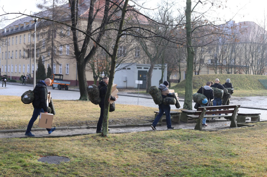 Blisko 70 kandydatów na żołnierzy WOT przekroczyło bramę brzeskiego batalionu 13. Śląskiej Brygady Obrony Terytorialnej