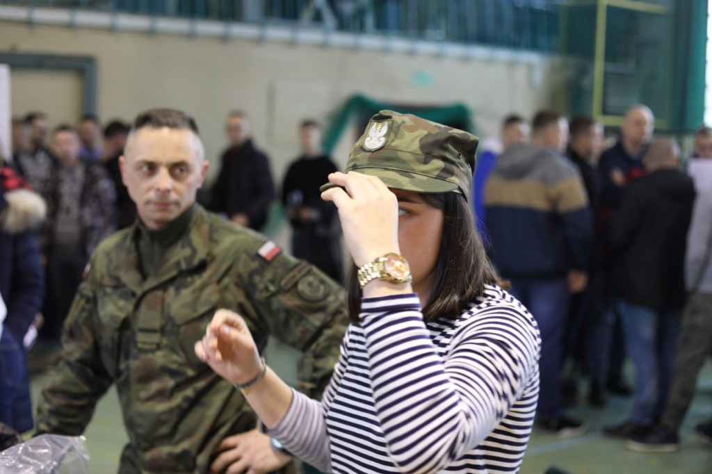 Blisko 70 kandydatów na żołnierzy WOT przekroczyło bramę brzeskiego batalionu 13. Śląskiej Brygady Obrony Terytorialnej