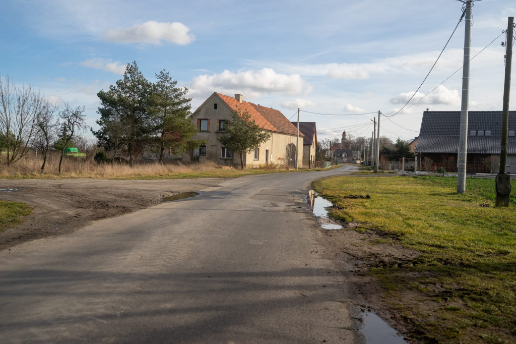 Poprawa bezpieczeństwa mieszkańców na drodze wojewódzkiej 462 w miejscowości Janów.  Niebawem ruszy przebudowa