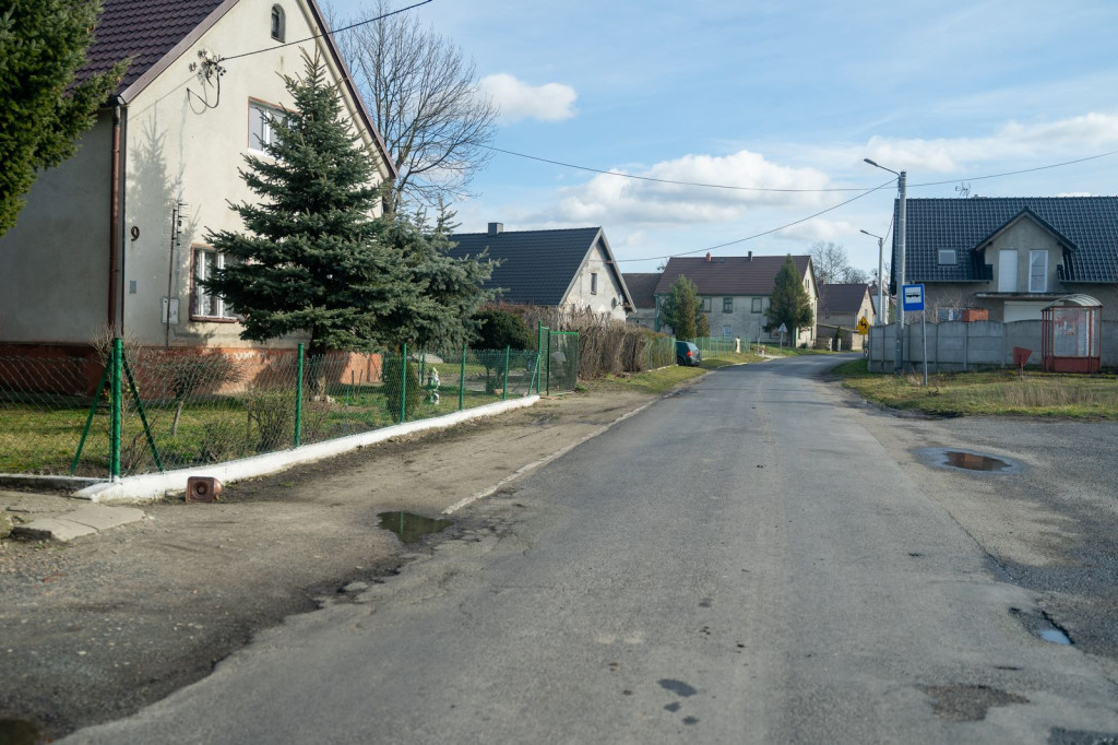 Poprawa bezpieczeństwa mieszkańców na drodze wojewódzkiej 462 w miejscowości Janów.  Niebawem ruszy przebudowa