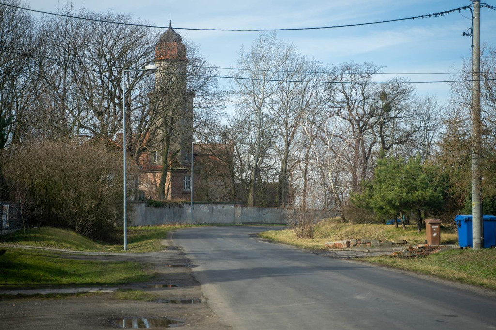 Poprawa bezpieczeństwa mieszkańców na drodze wojewódzkiej 462 w miejscowości Janów.  Niebawem ruszy przebudowa