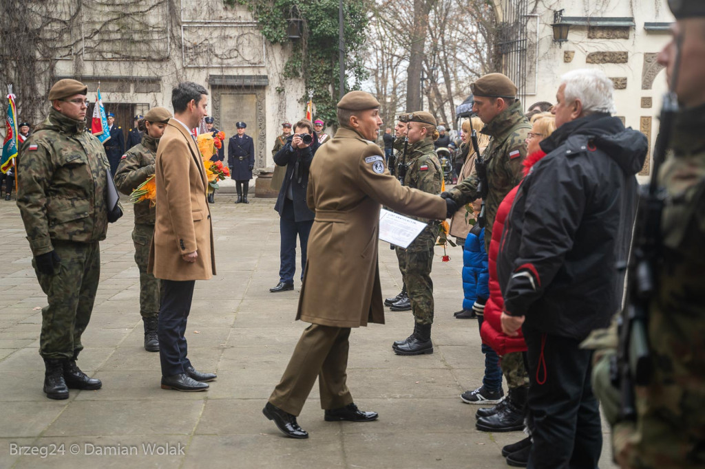 Przysięga Wojsk Obrony Terytorialnej w Brzegu [zdjęcia]