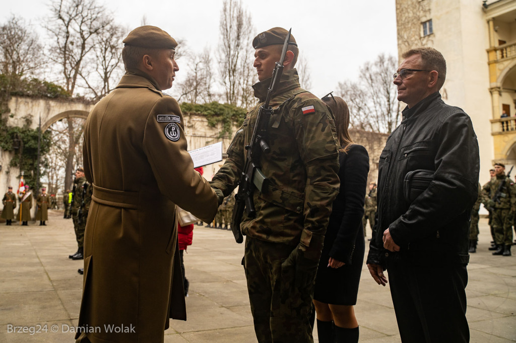 Przysięga Wojsk Obrony Terytorialnej w Brzegu [zdjęcia]