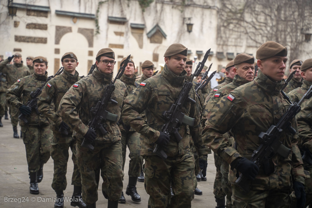 Przysięga Wojsk Obrony Terytorialnej w Brzegu [zdjęcia]