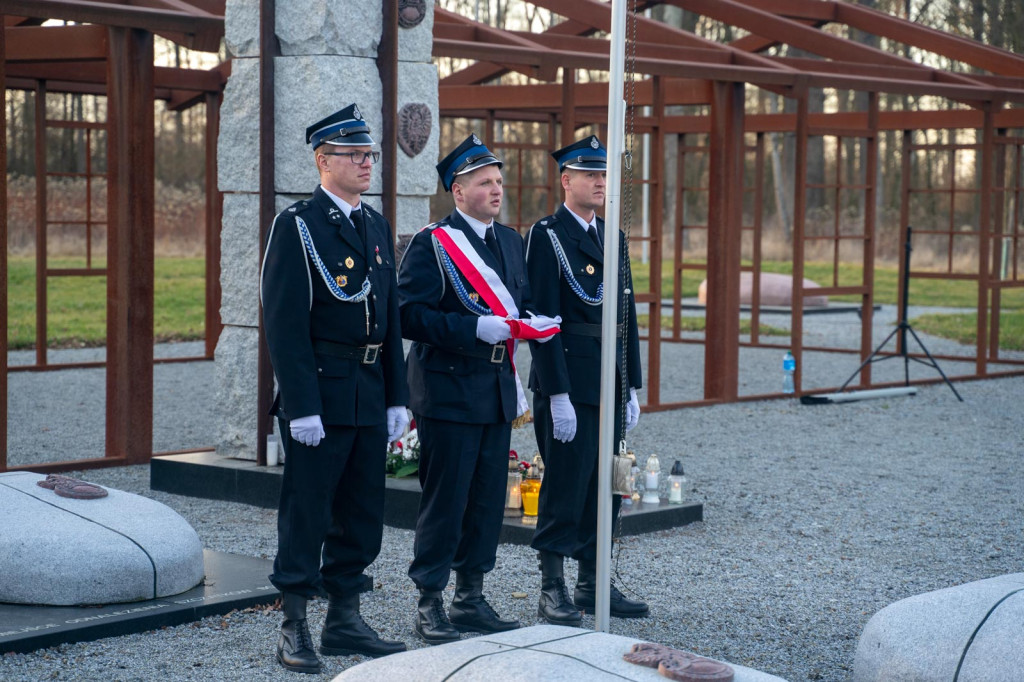 Upamiętnili pamięć Żołnierzy Wyklętych w Starym Grodkowie [zdjęcia]