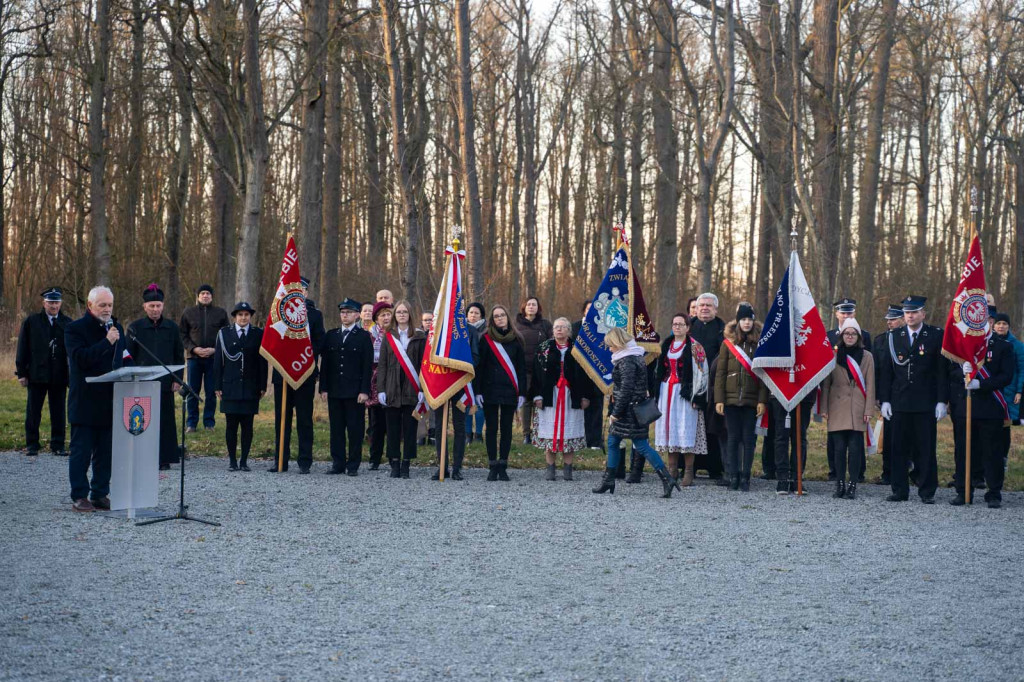 Upamiętnili pamięć Żołnierzy Wyklętych w Starym Grodkowie [zdjęcia]