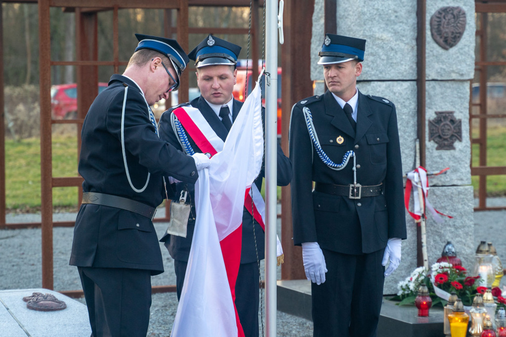 Upamiętnili pamięć Żołnierzy Wyklętych w Starym Grodkowie [zdjęcia]