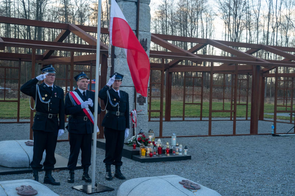 Upamiętnili pamięć Żołnierzy Wyklętych w Starym Grodkowie [zdjęcia]