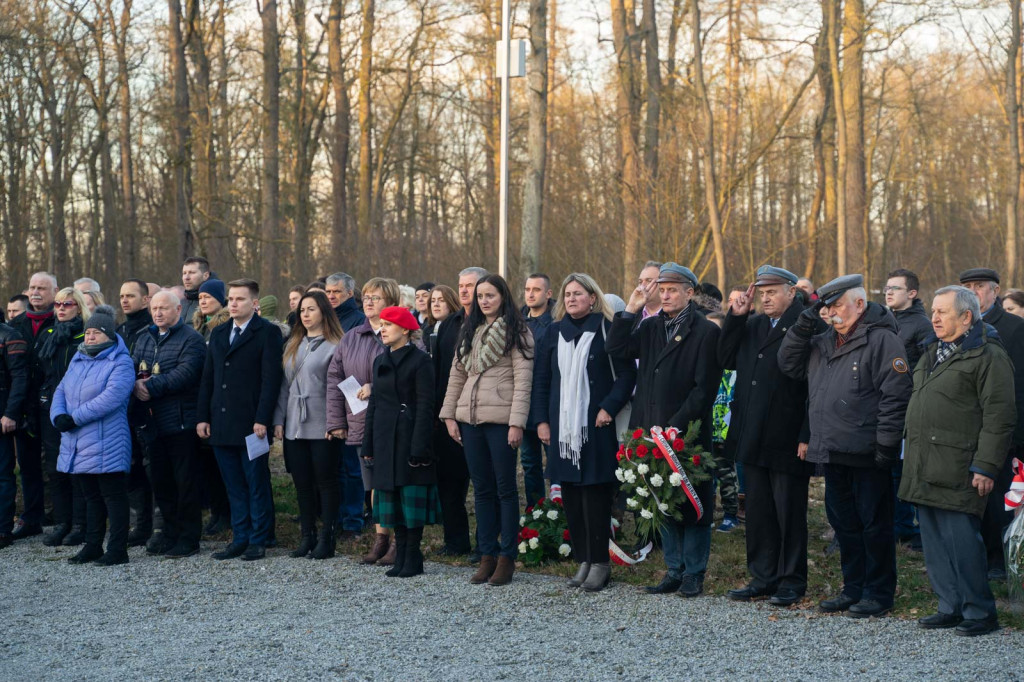Upamiętnili pamięć Żołnierzy Wyklętych w Starym Grodkowie [zdjęcia]