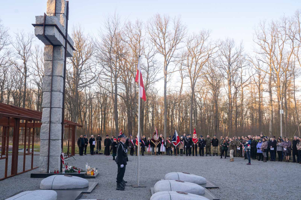 Upamiętnili pamięć Żołnierzy Wyklętych w Starym Grodkowie [zdjęcia]