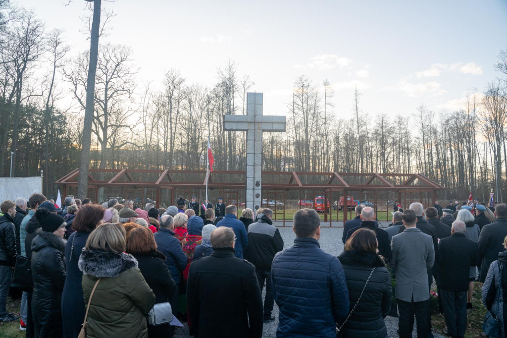 Upamiętnili pamięć Żołnierzy Wyklętych w Starym Grodkowie [zdjęcia]