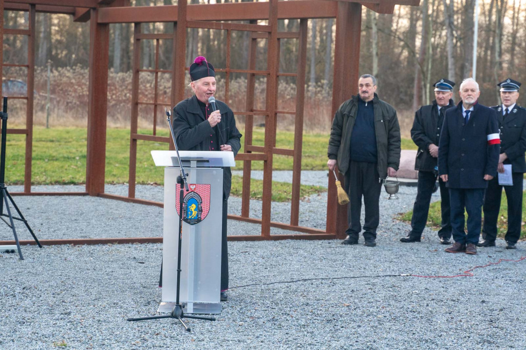 Upamiętnili pamięć Żołnierzy Wyklętych w Starym Grodkowie [zdjęcia]